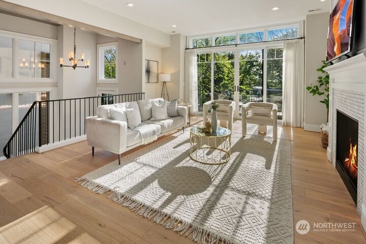 Property Photo:  514 Market Street  WA 98033 