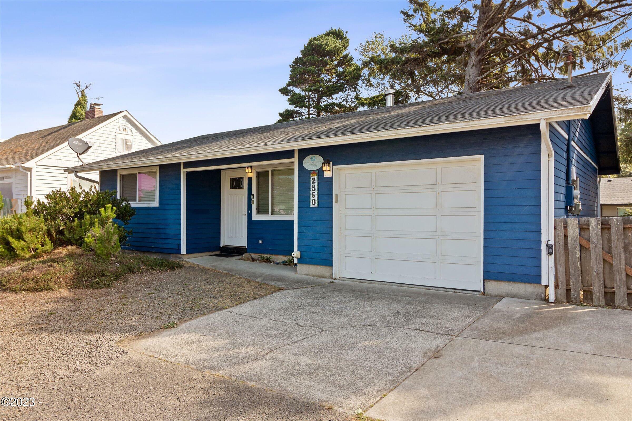 Property Photo:  2350 NW Jetty Avenue  OR 97367 