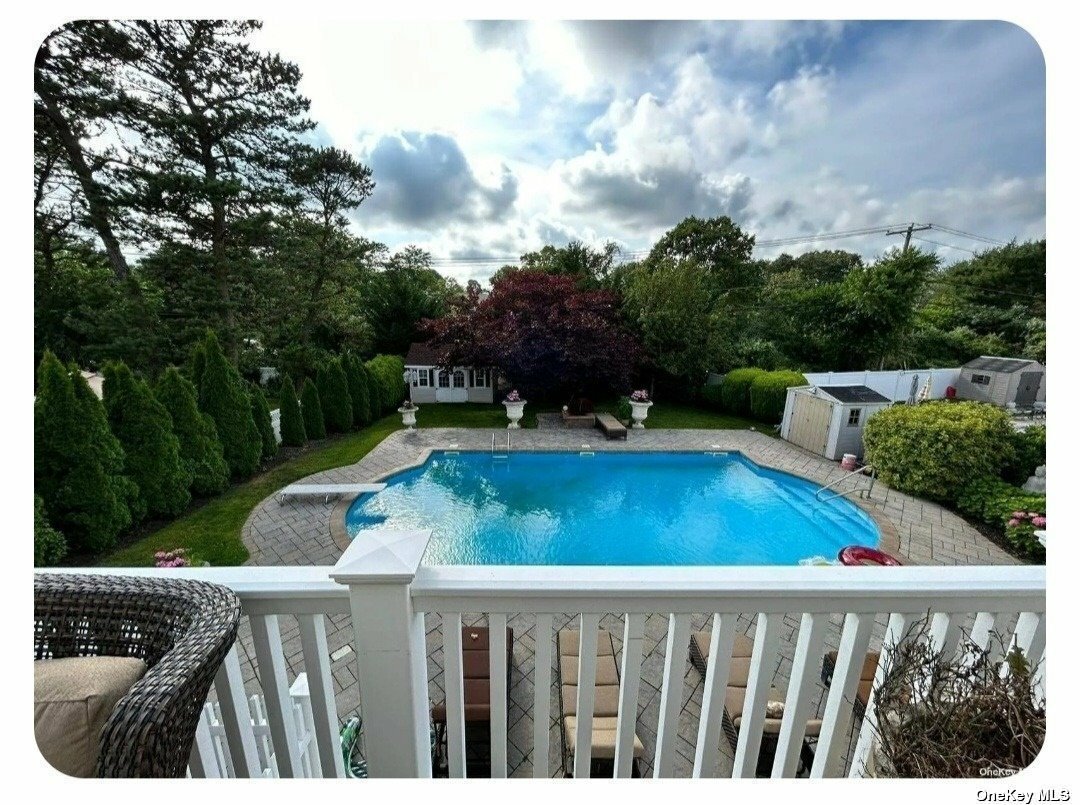 29 Sunbonnet Lane  Bellport NY 11713 photo