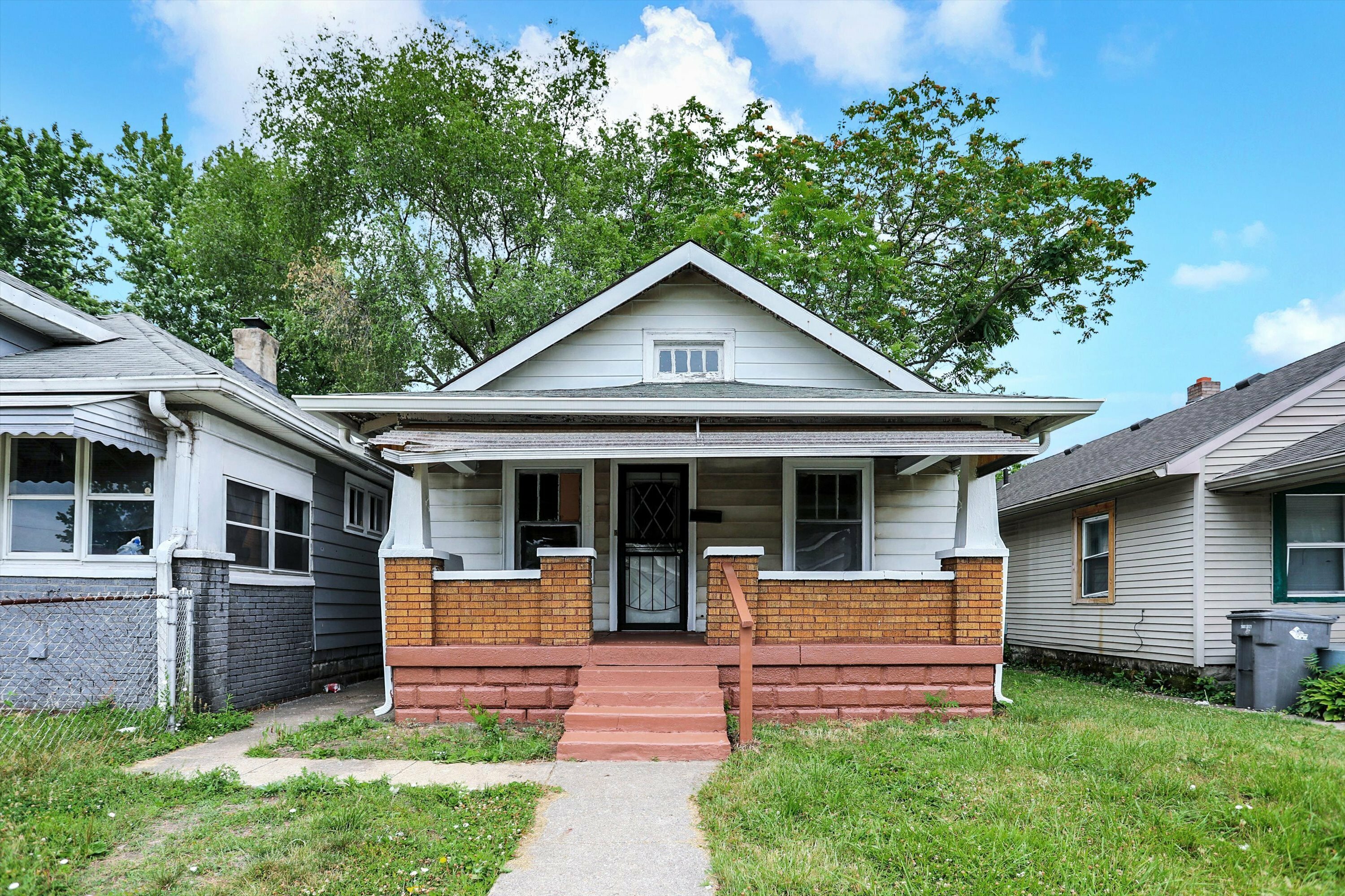 Property Photo:  2431 Indianapolis Avenue  IN 46208 