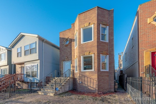 Property Photo: 2510 W Washington Boulevard IL 60612