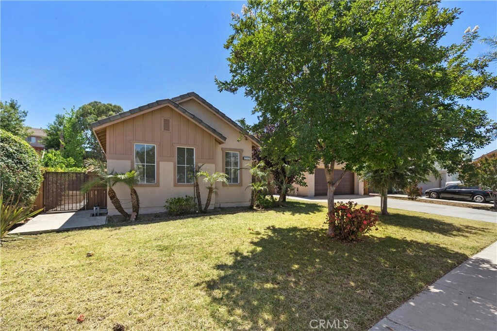 Property Photo:  12537 Poinsetta Drive  CA 92503 