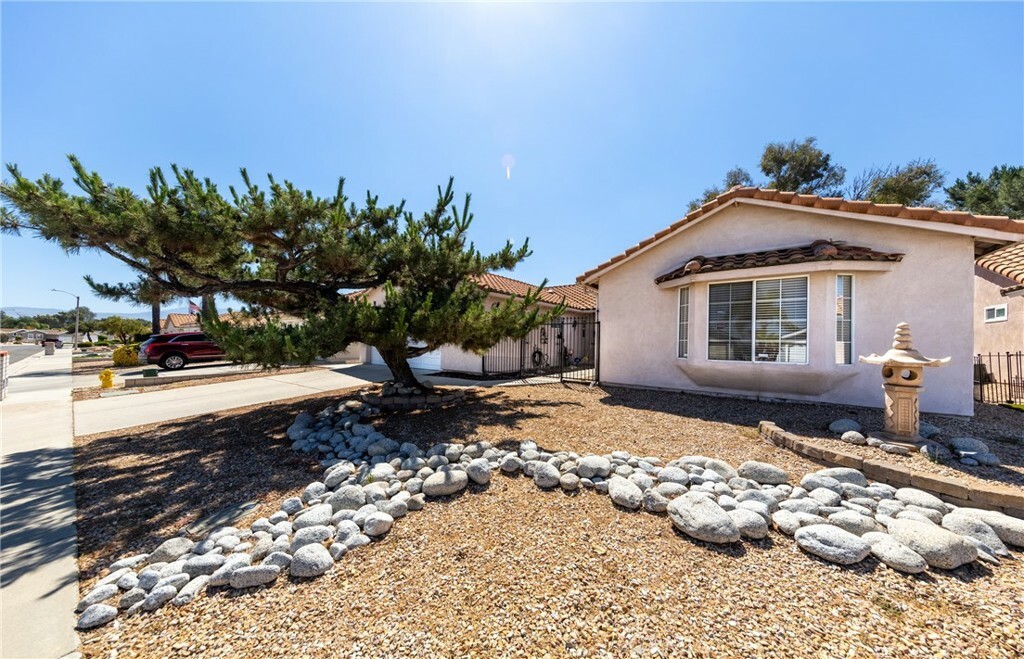 Property Photo:  2923 Peach Tree Street  CA 92545 