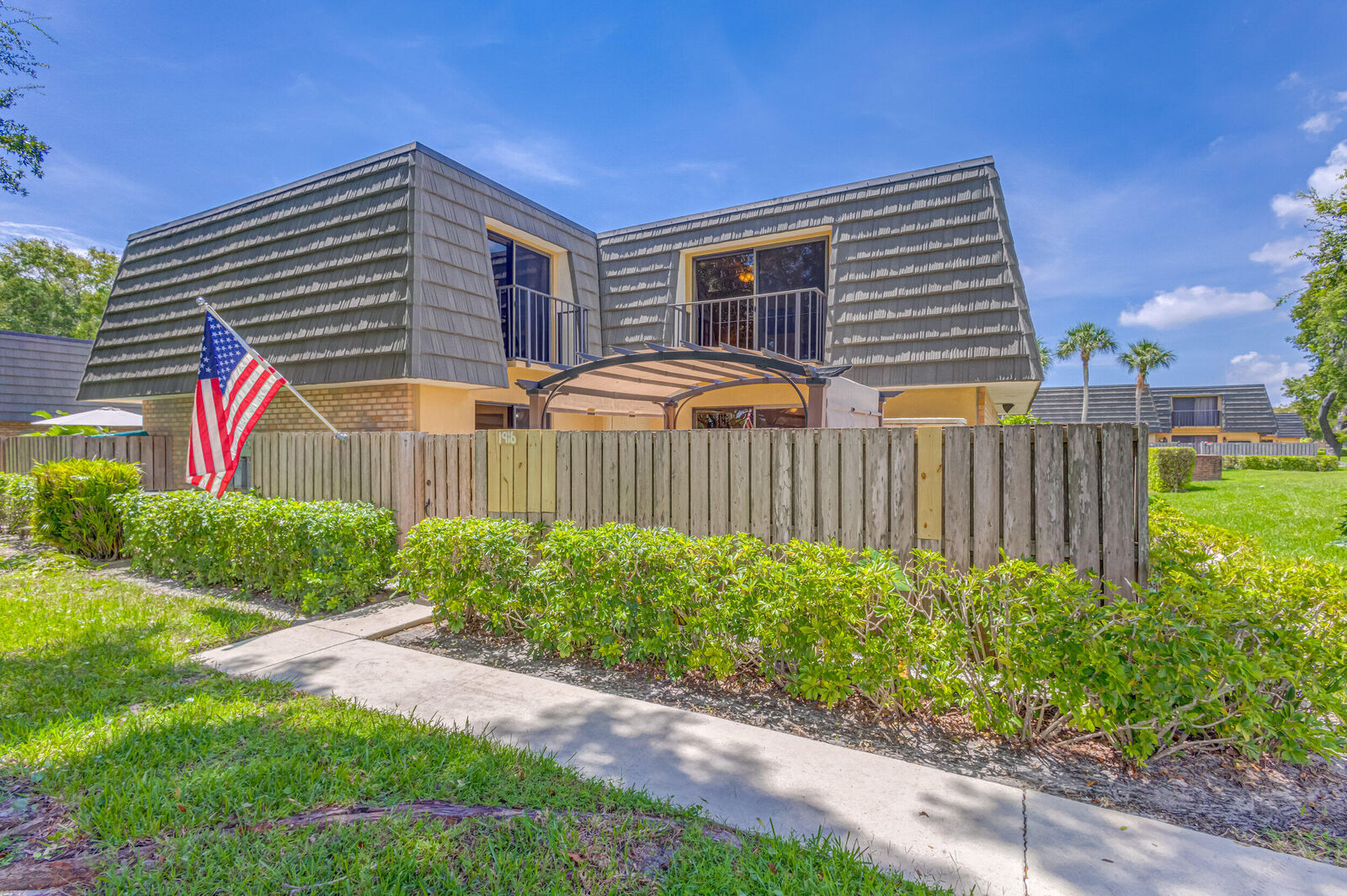 Property Photo: 1916 19th Way FL 33407