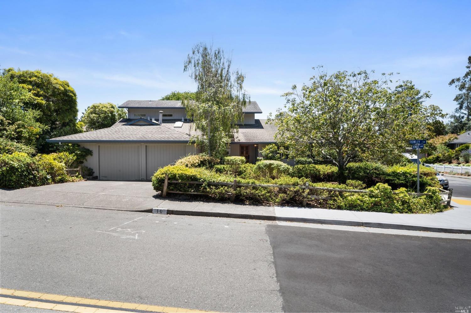 Property Photo: 10 Rowley Circle CA 94920