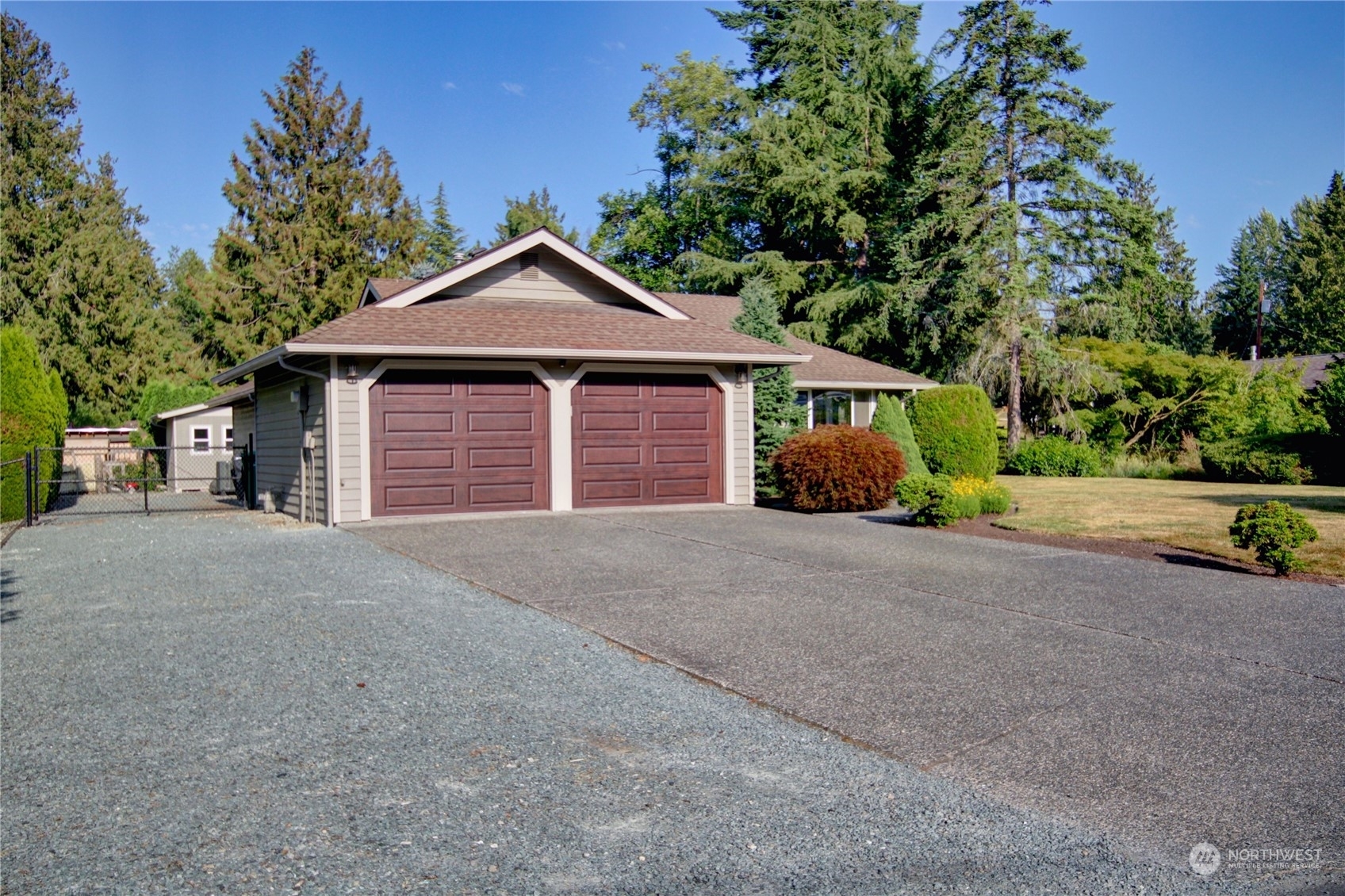 Property Photo:  804 Elliott Place  WA 98273 