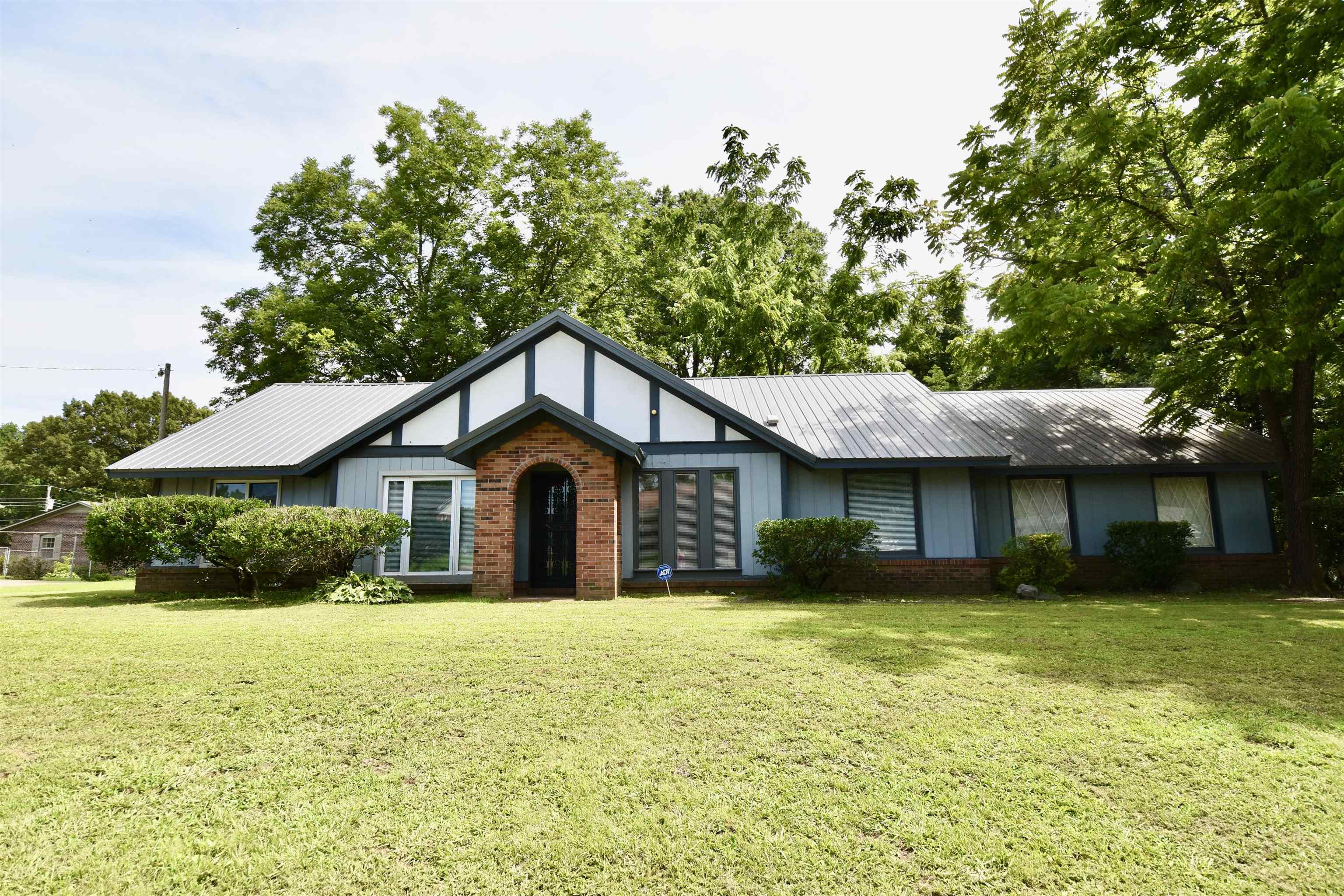 Property Photo:  125 Greenfield Drive  TN 38305 