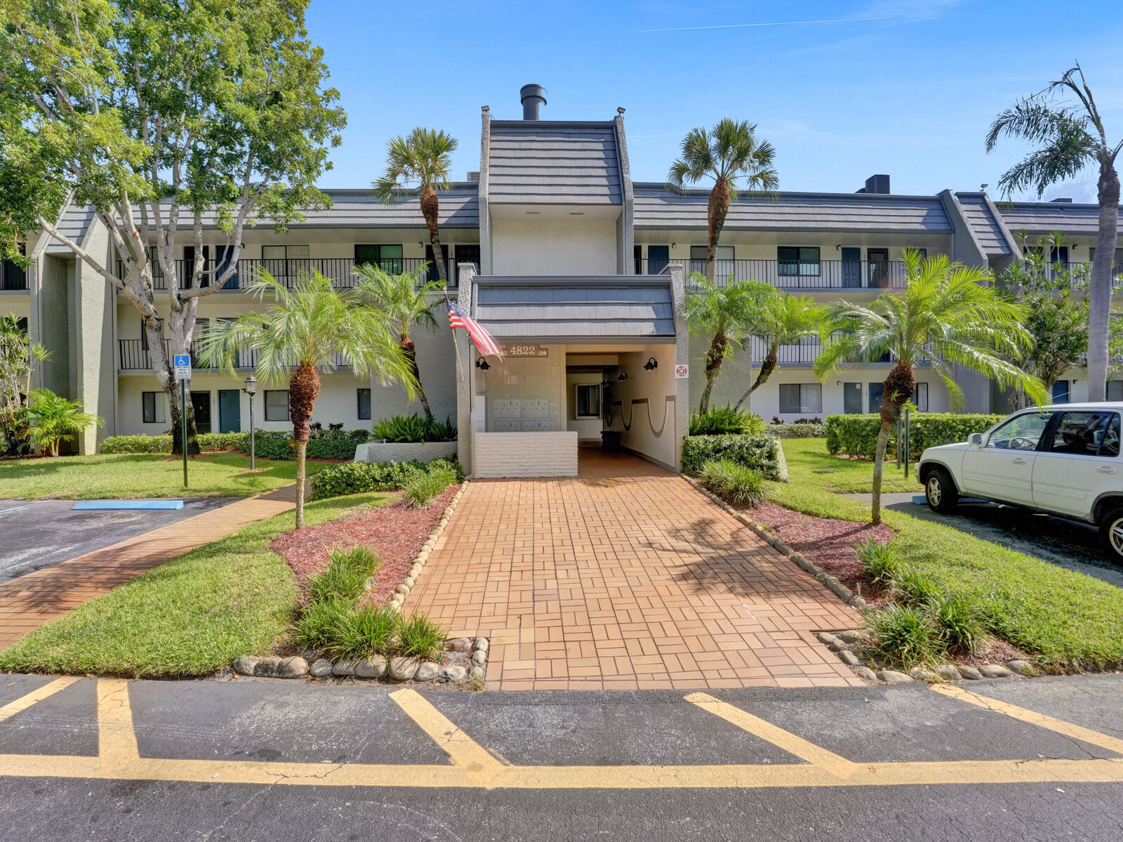 Property Photo: 4822 Esedra Court 306 FL 33467