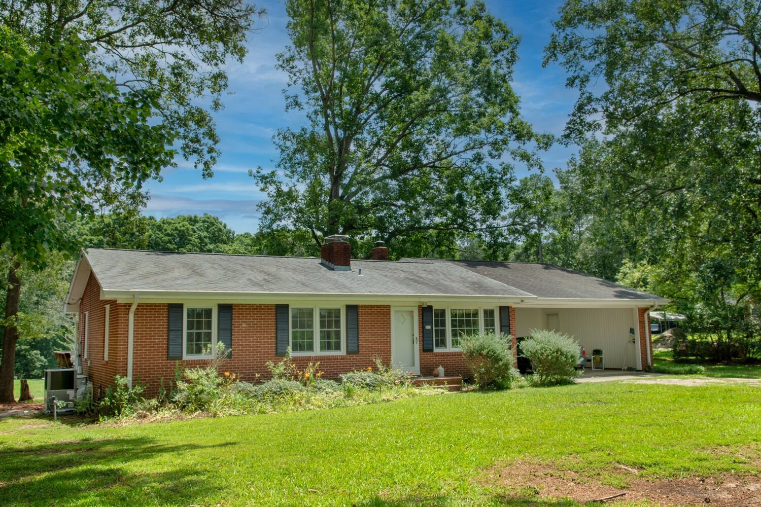 Property Photo:  513 S Franklin Drive  NC 27330 