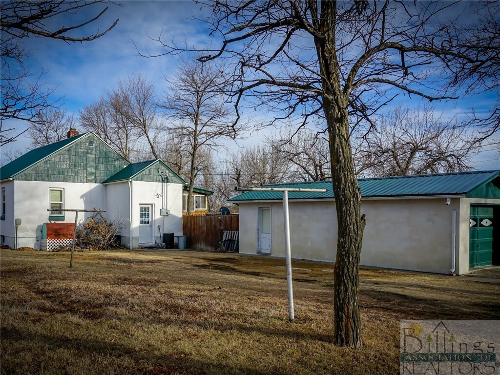 Property Photo:  1003 2nd Street East  MT 59072 