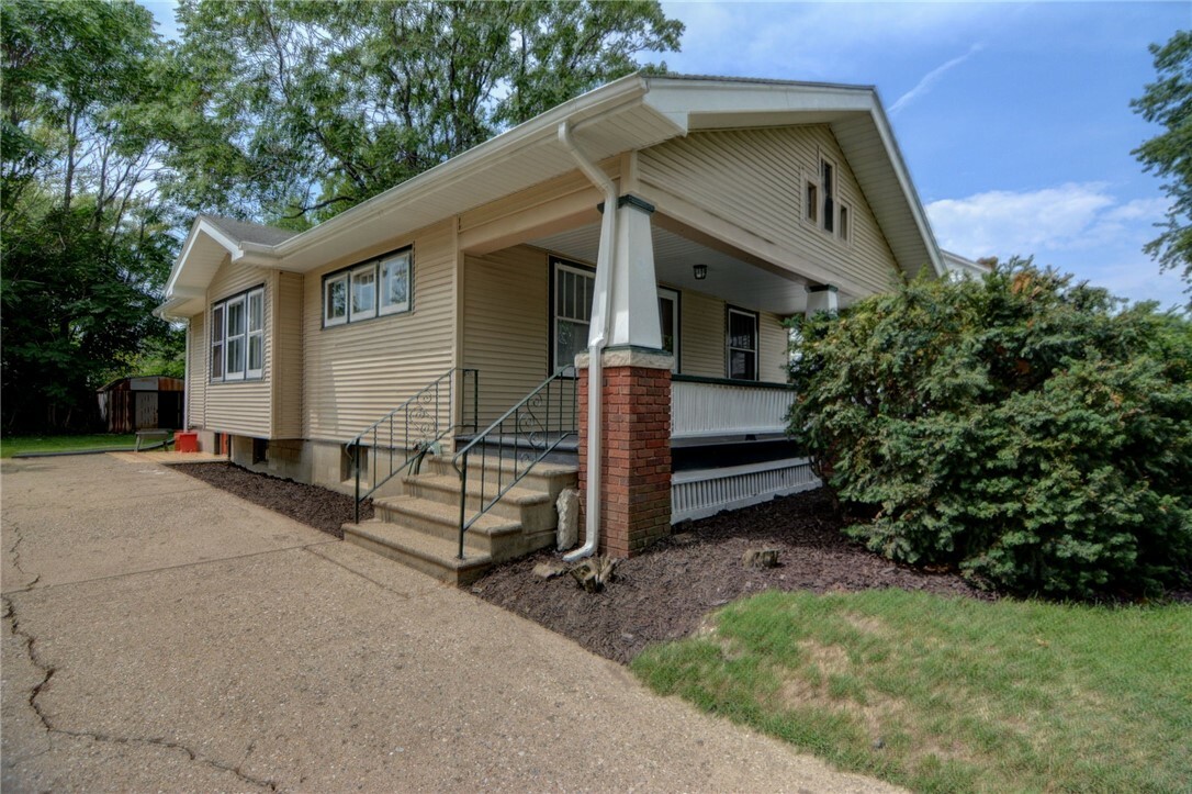 Property Photo:  1035 W View Street  IL 62522 