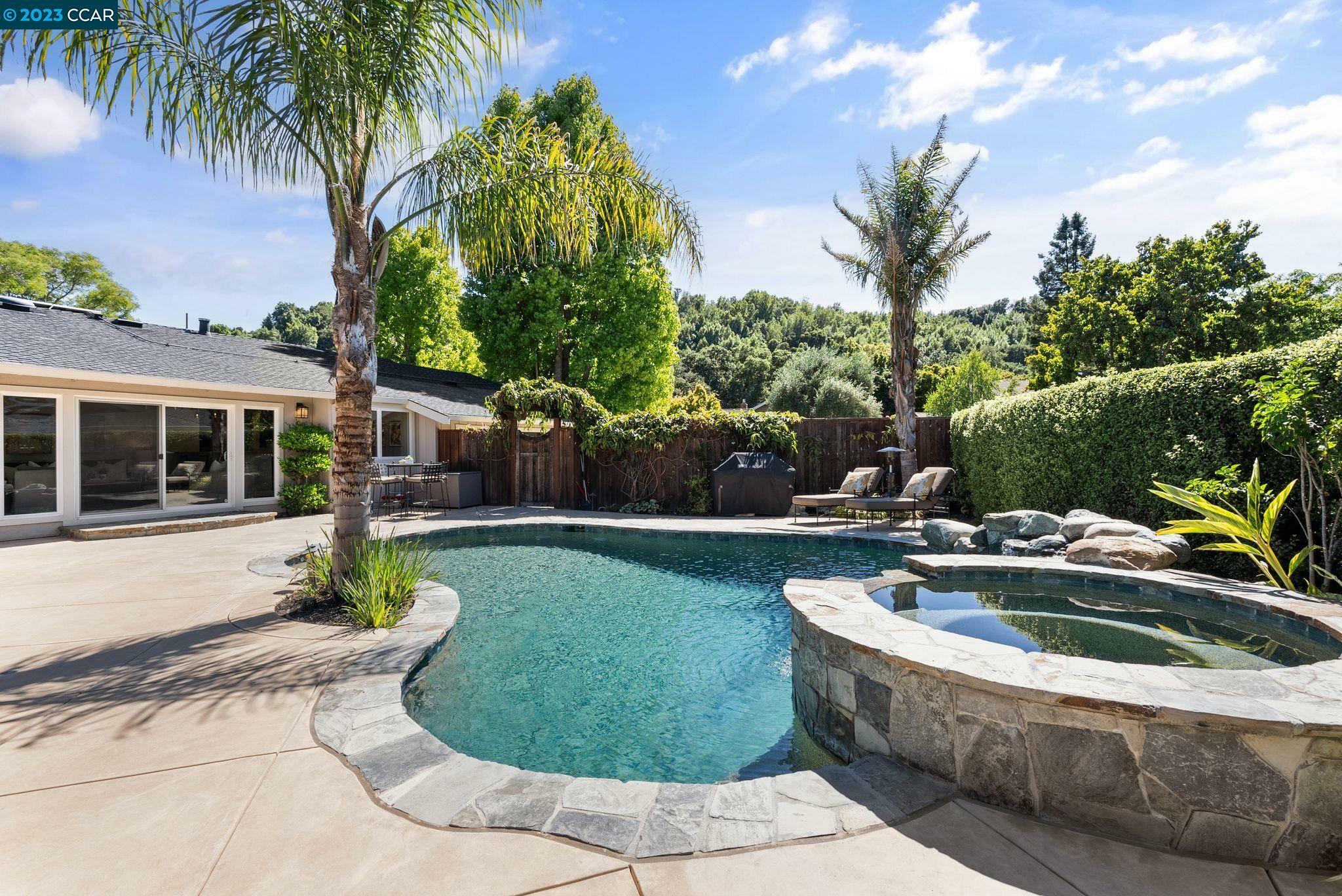Property Photo: 140 Oxford Dr CA 94556
