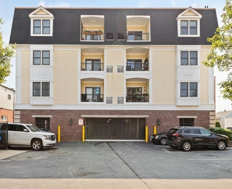 Property Photo: 270 N Main St 305 MA 02048
