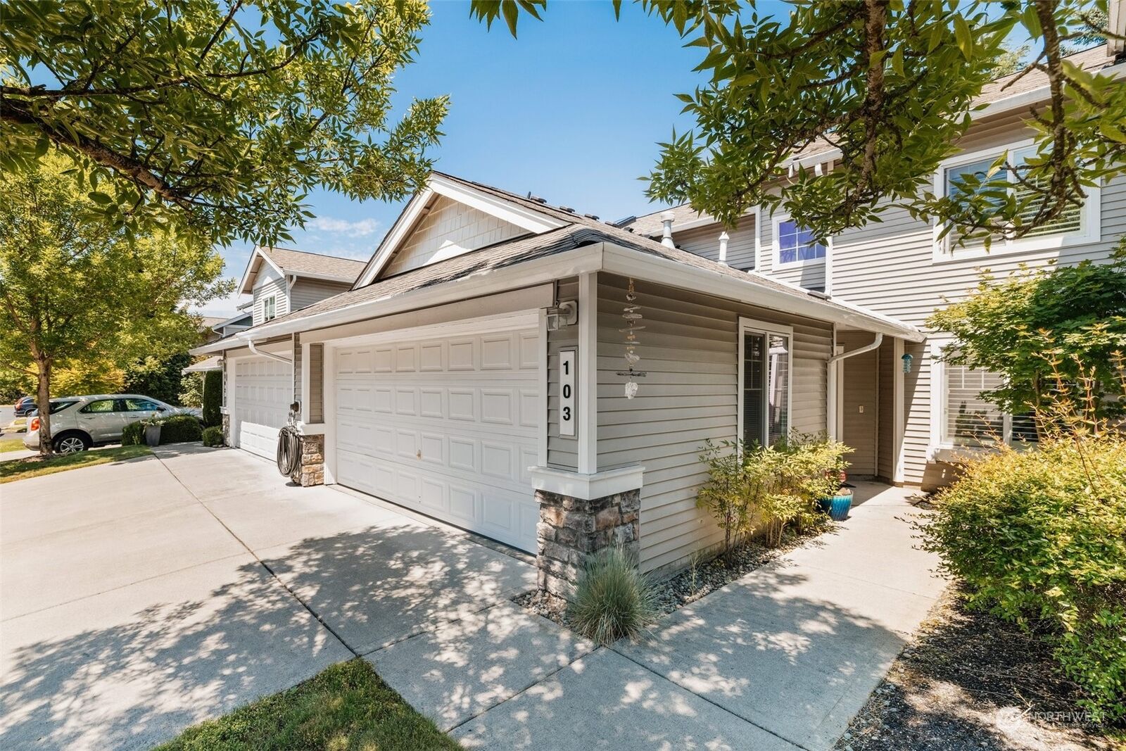 Property Photo:  5909 Panorama Drive SE 9-103  WA 98092 