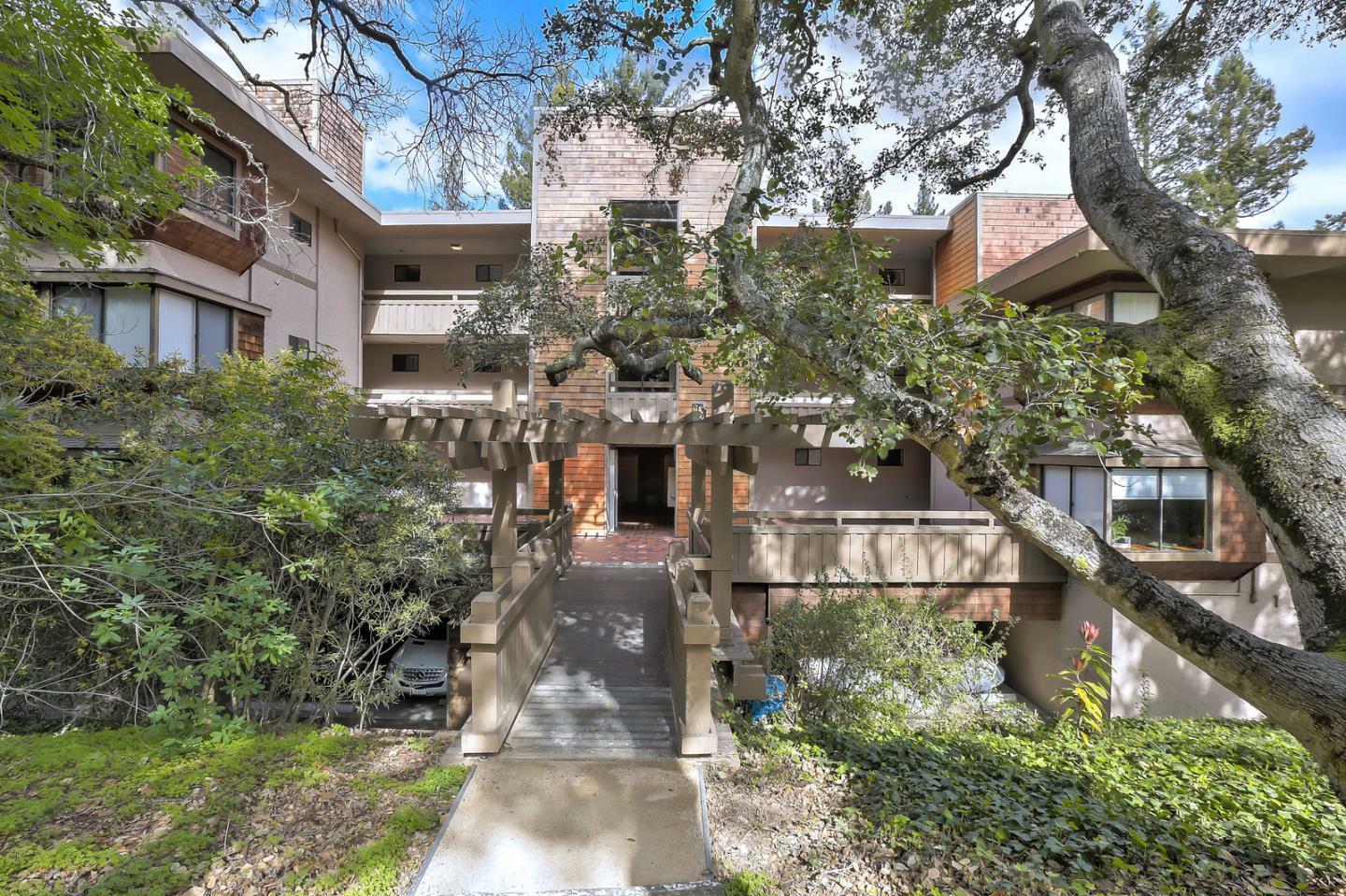 Property Photo: 1202 Sharon Park Drive 71 CA 94025