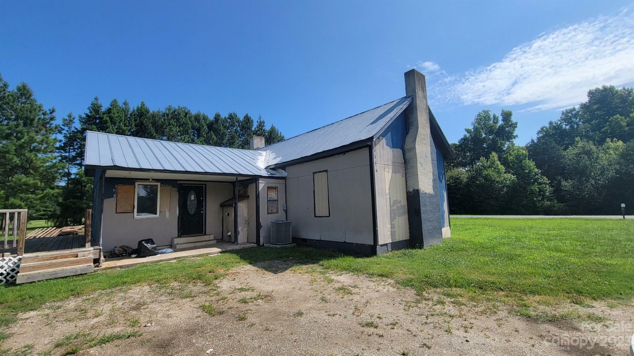 Property Photo:  1672 Riverview Road  NC 28092 