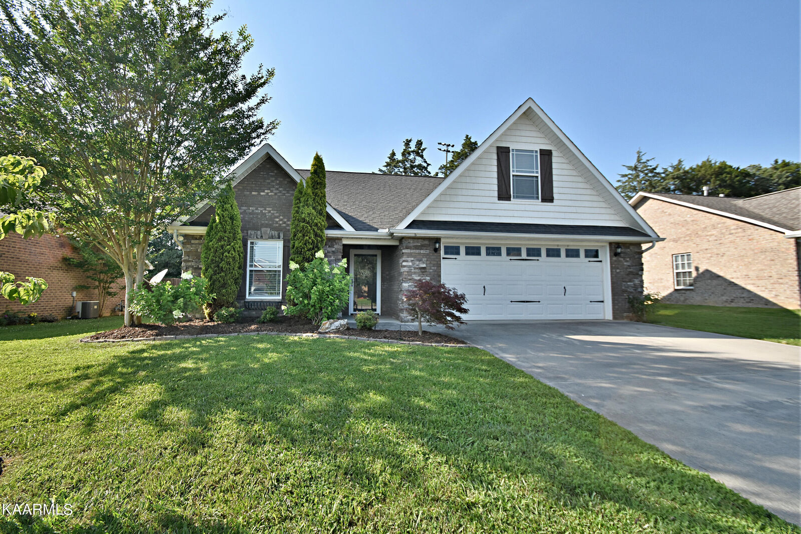 Property Photo: 7636 Applecross Rd TN 37721