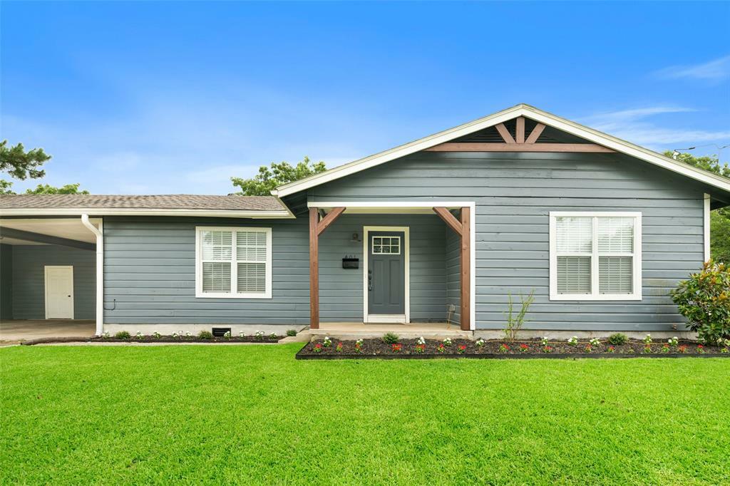 Property Photo:  401 1st Street  TX 76273 