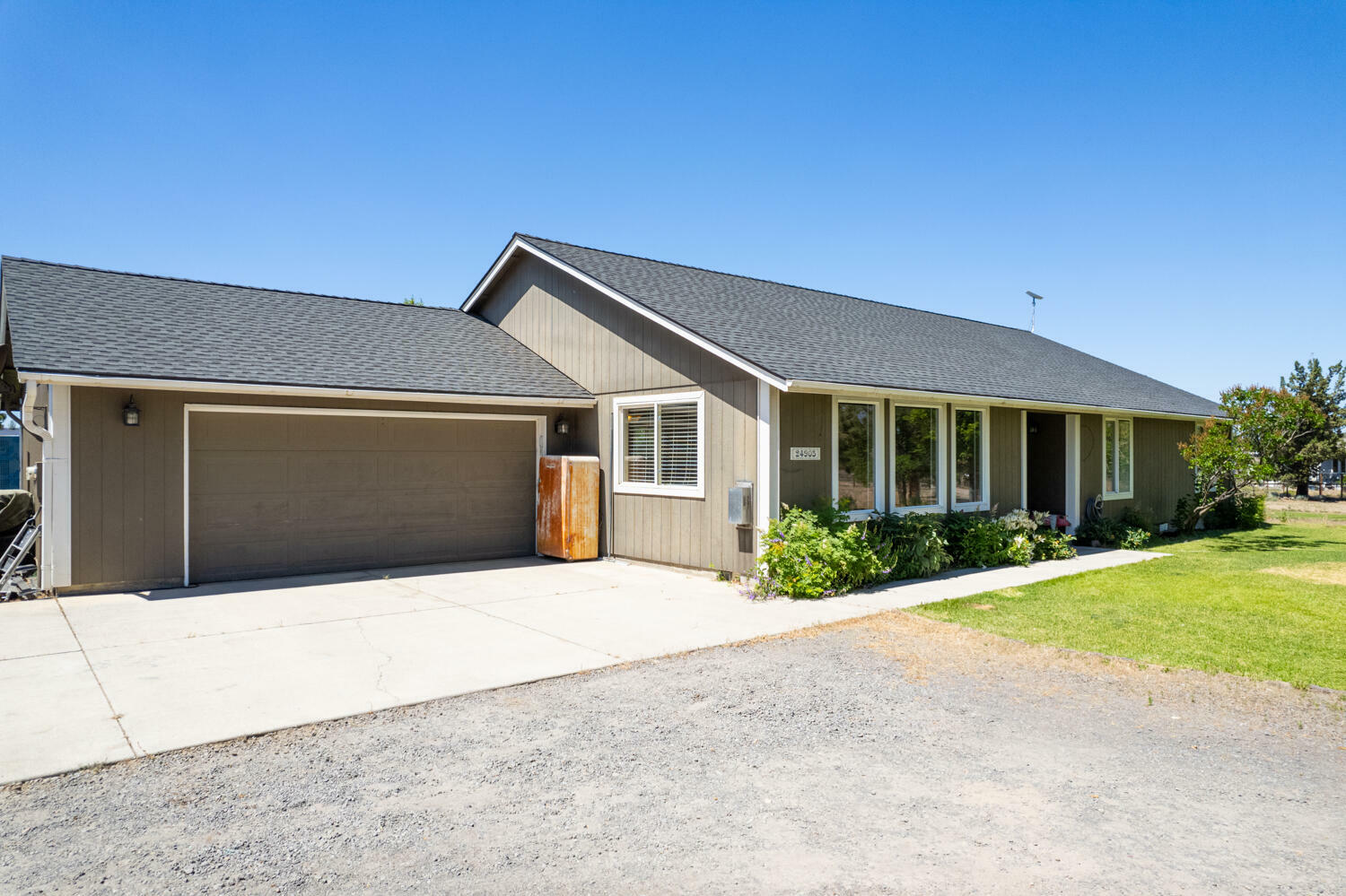 Property Photo: 24905 Deer Lane OR 97701
