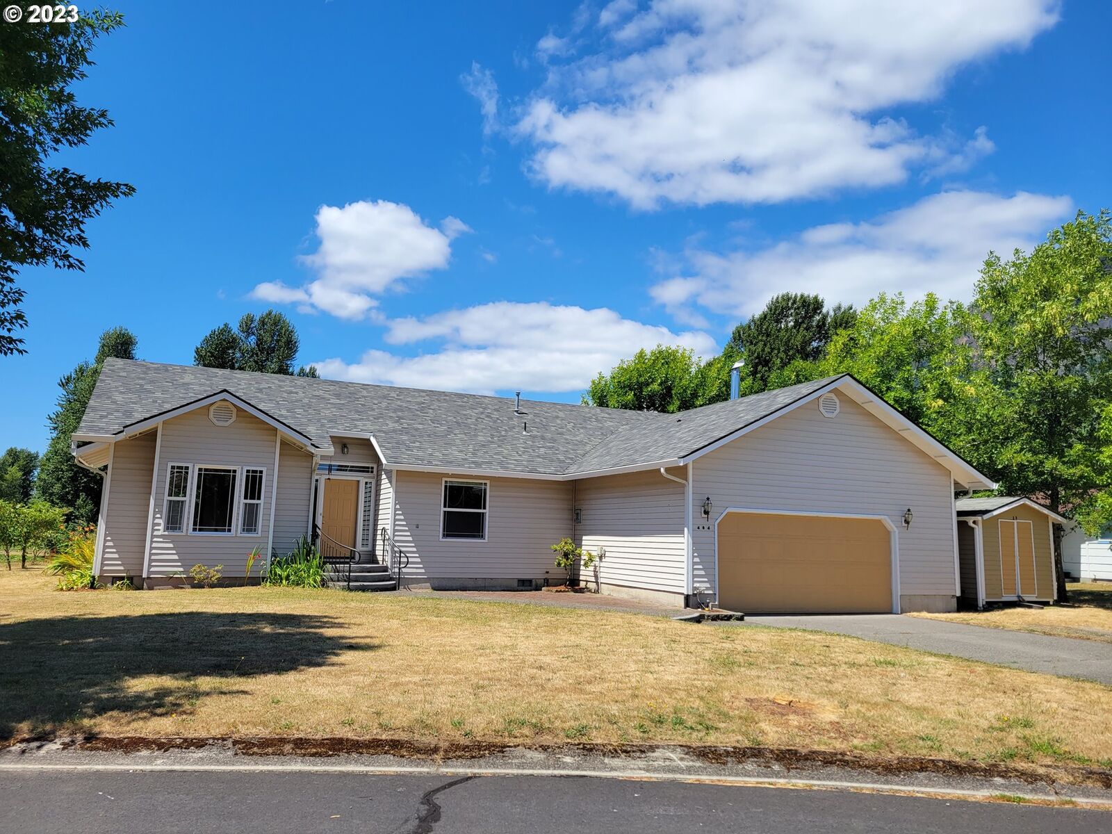 Property Photo: 404 Columbia St WA 98639