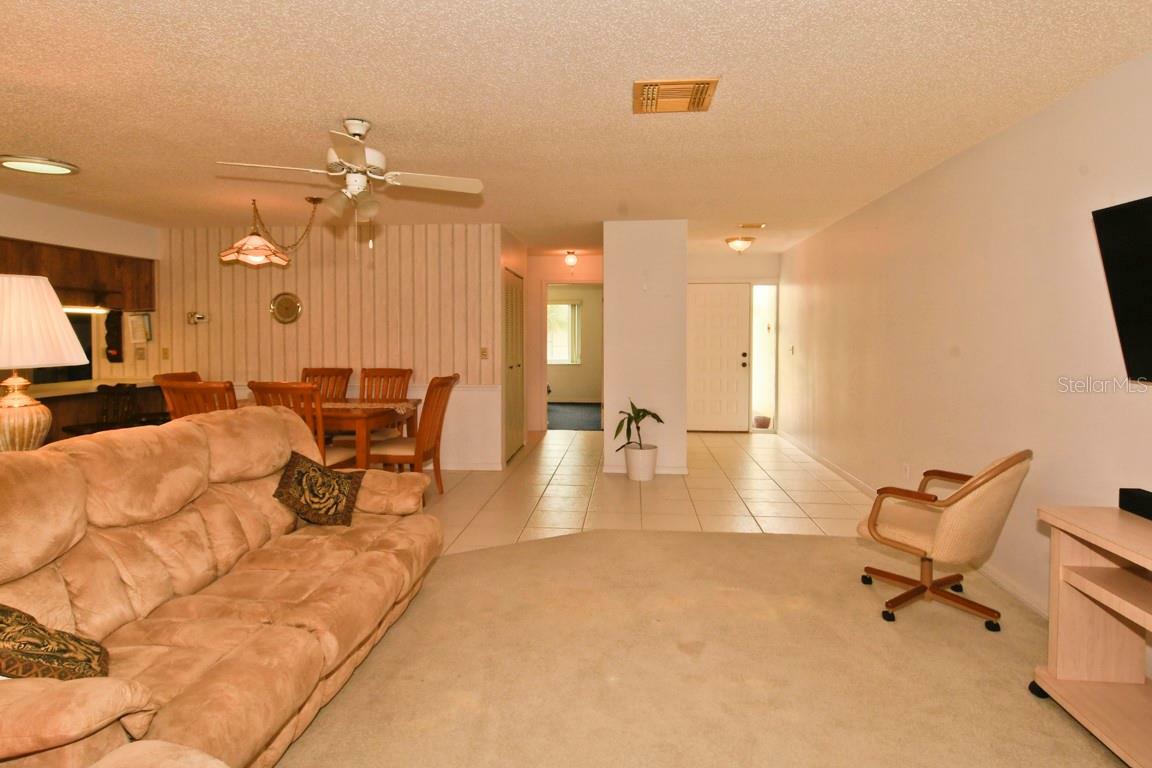 Property Photo:  2008 Hereford Drive  FL 33573 