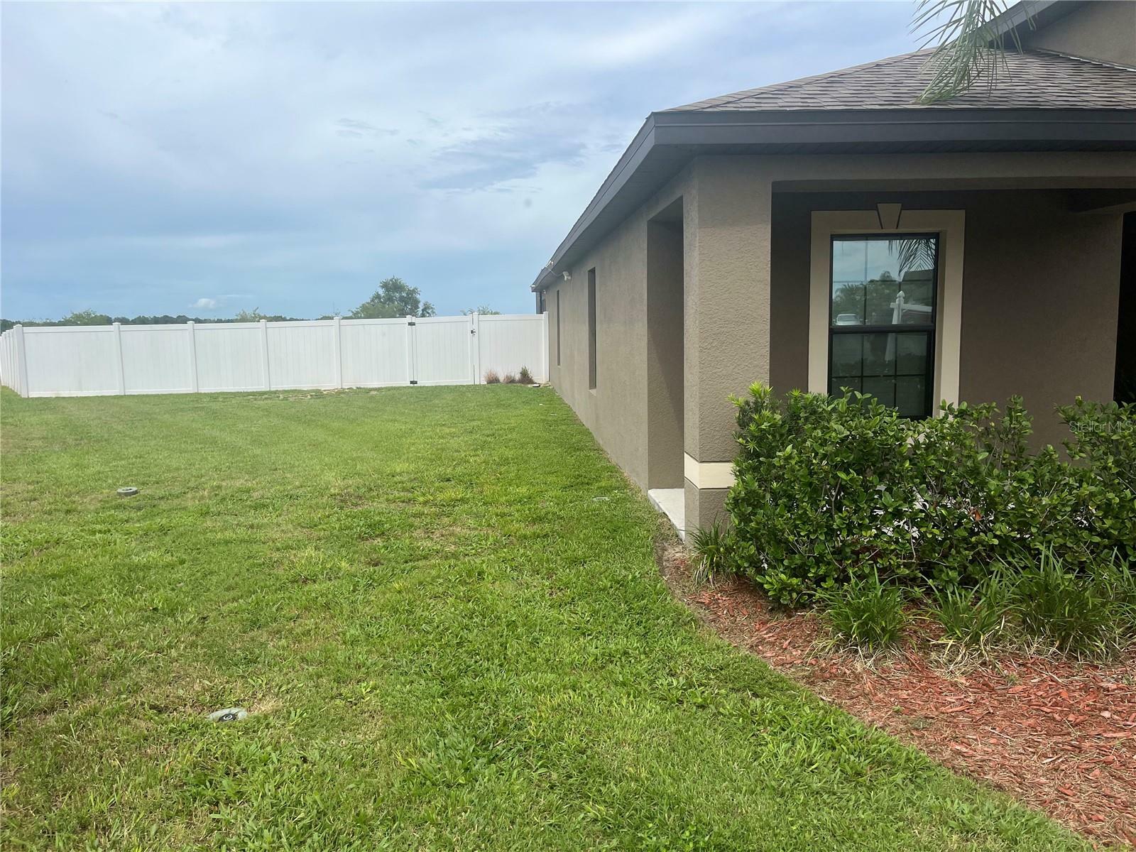 Property Photo:  960 Aspen View Circle  FL 34736 