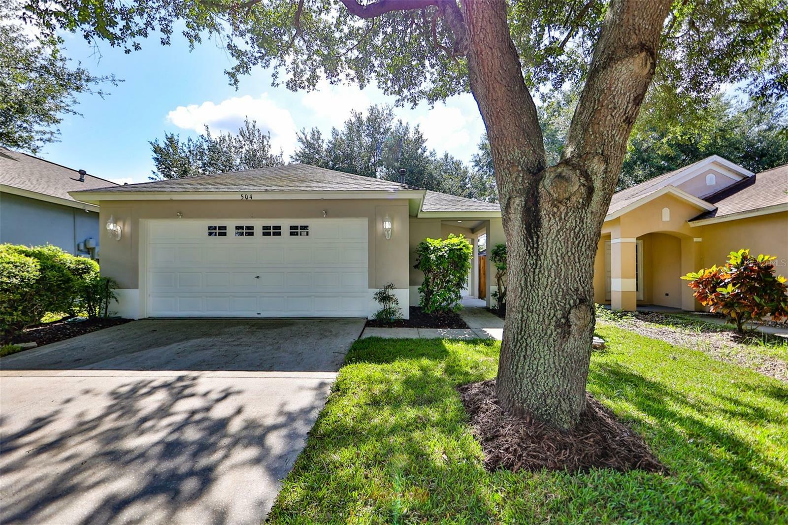 Property Photo:  504 Summer Sails Drive  FL 33594 