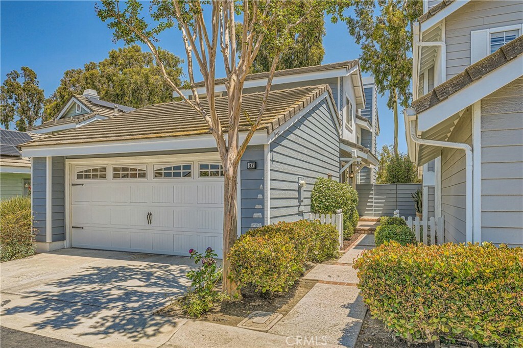 Property Photo:  37 Spinnaker  CA 92614 