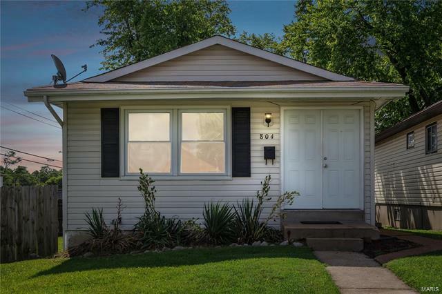 Property Photo:  804 Erskine Avenue  MO 63125 