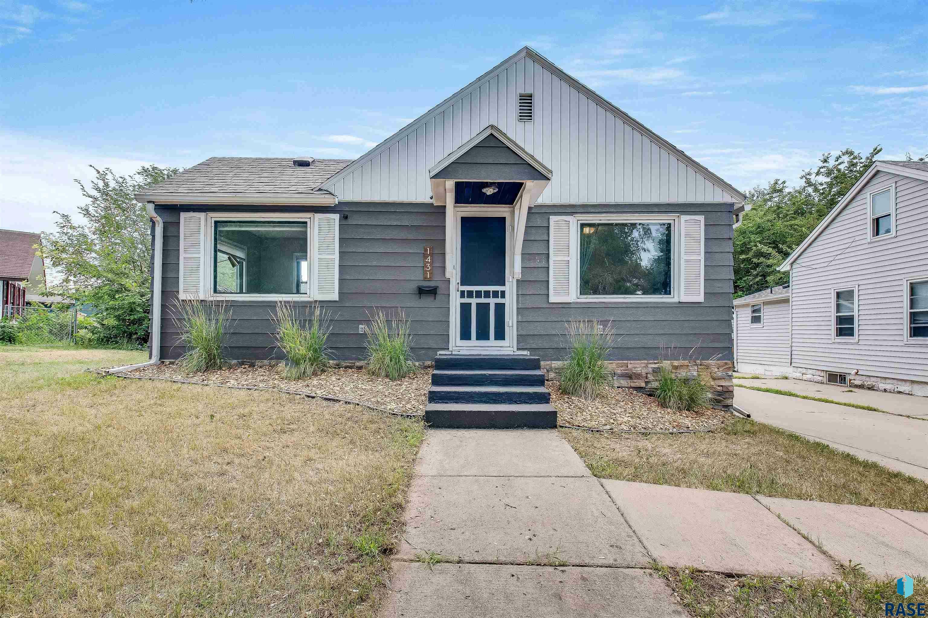 Property Photo:  1431 E 4th St  SD 57103-0911 