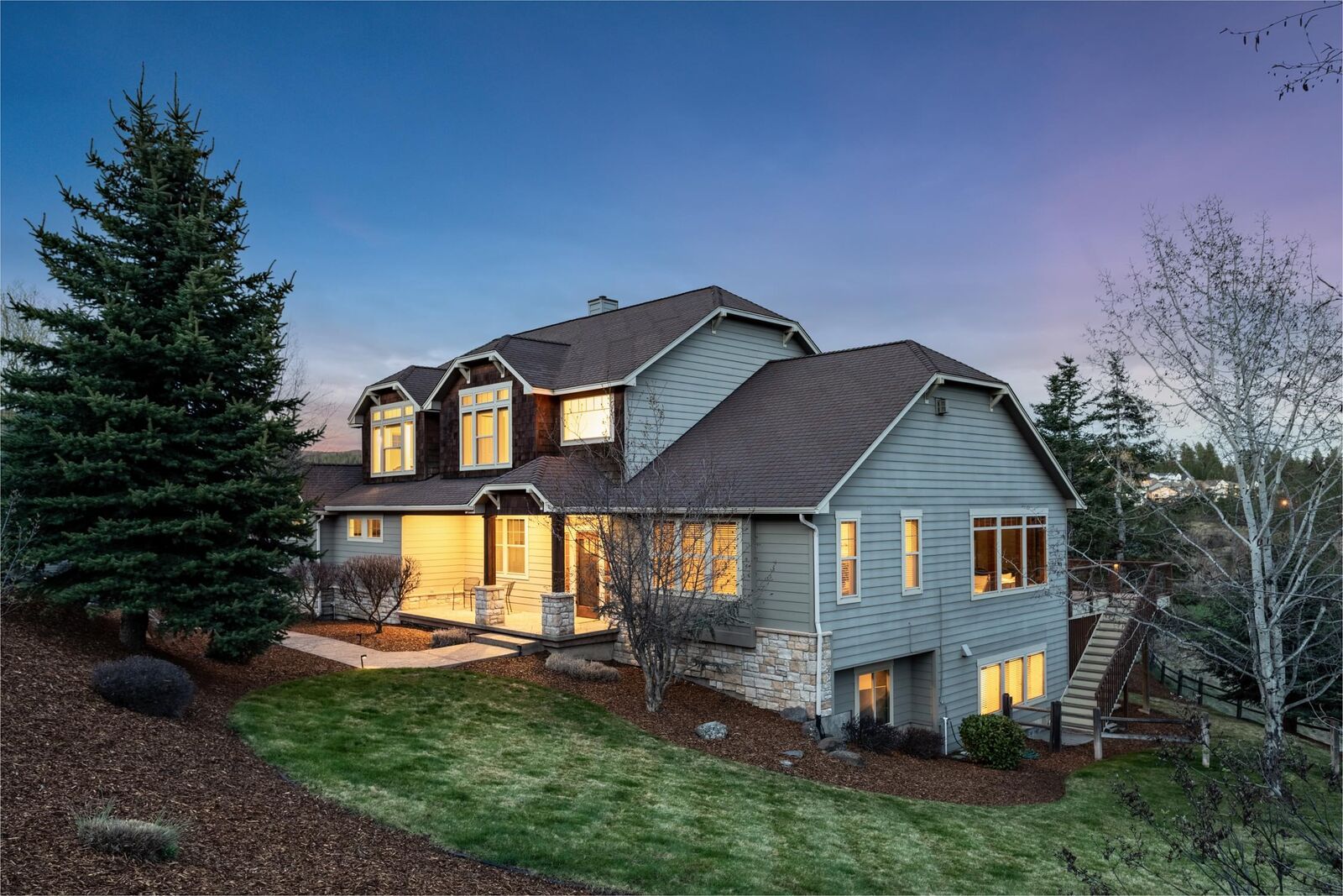 Property Photo: 12014 S Fairway Ridge Ln WA 99224