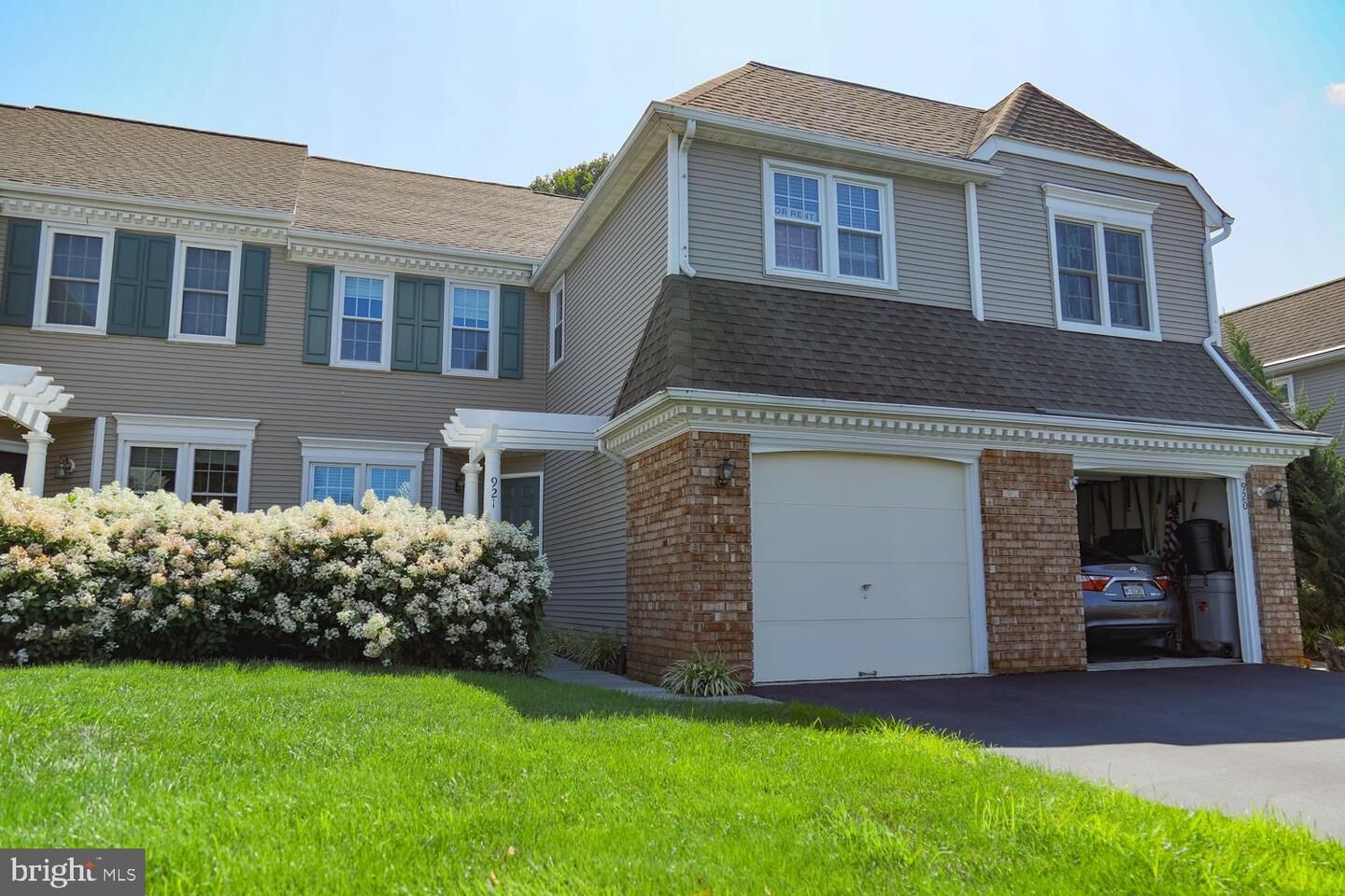 Property Photo: 921 Samantha Circle PA 19425