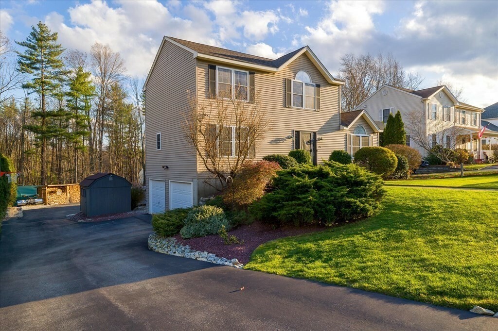Property Photo: 20 Colonial Dr MA 01550