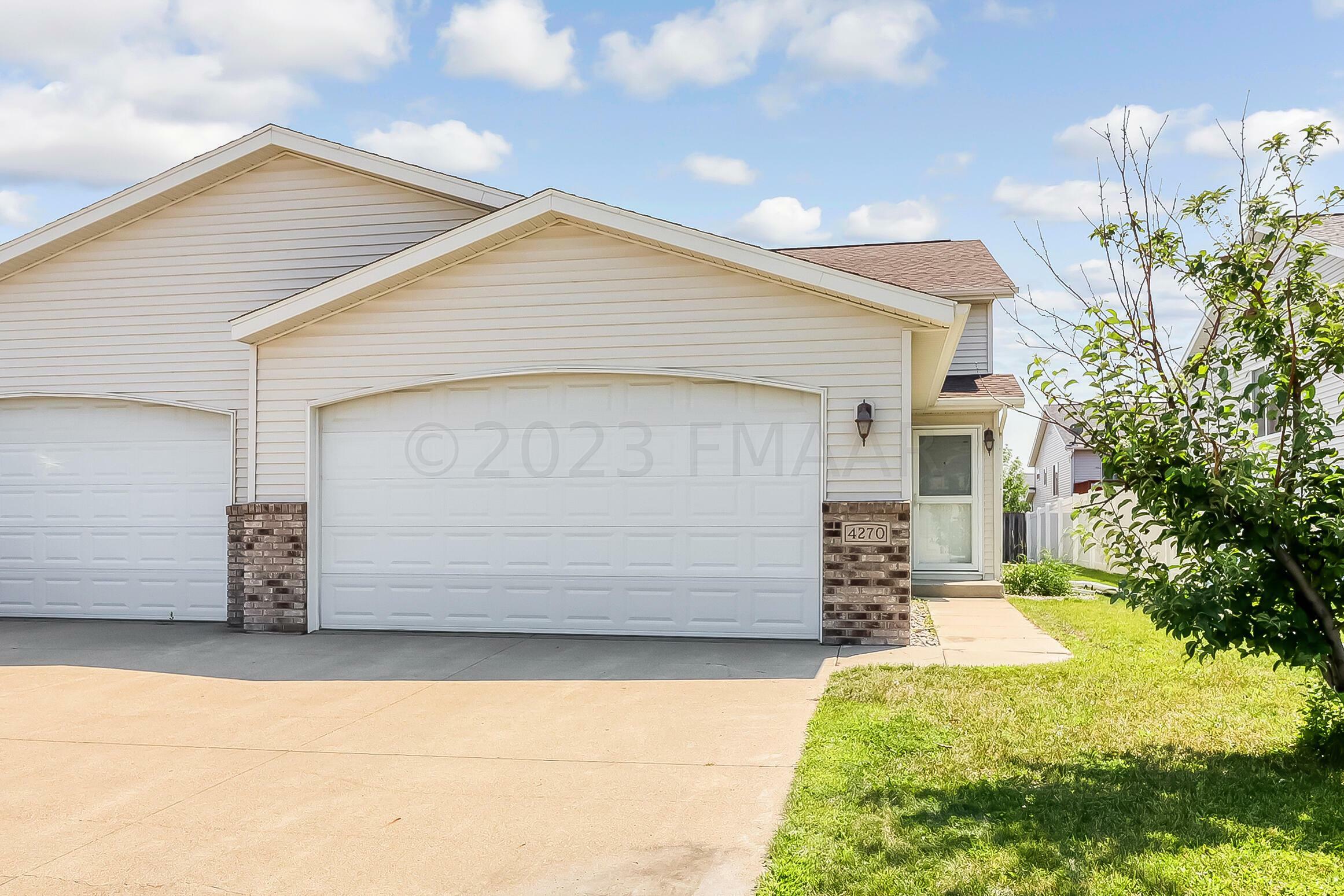 Property Photo:  4270 39 Avenue S  ND 58104 