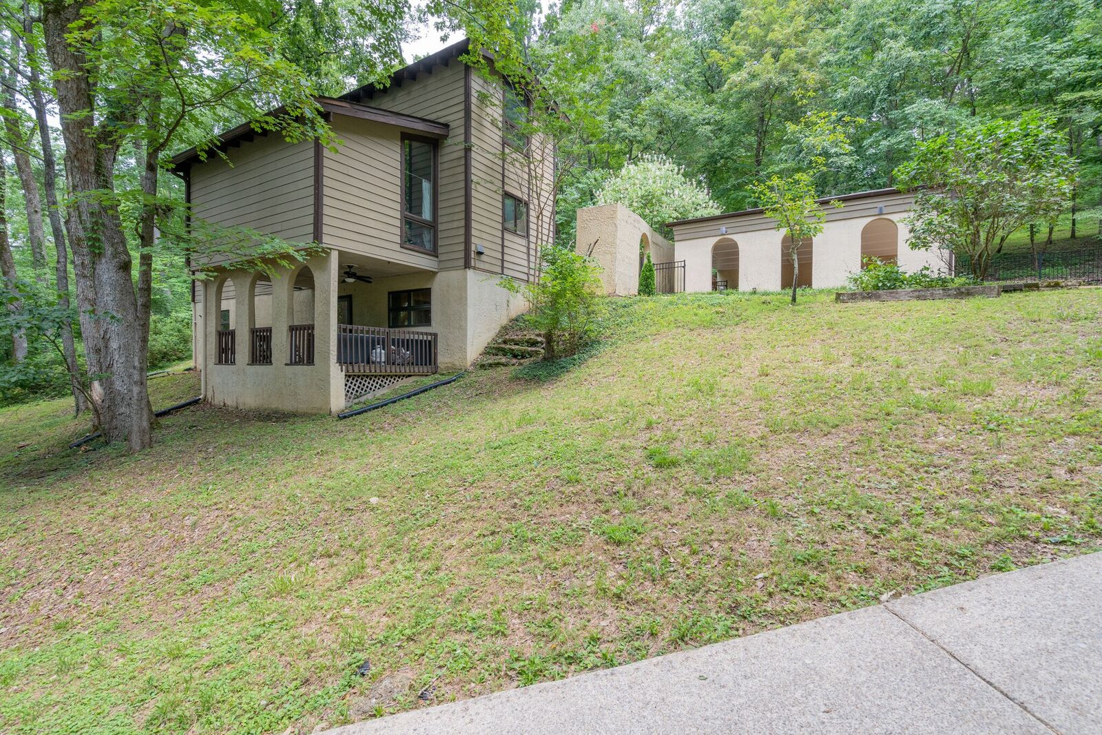 Property Photo:  6722 Duquaine Ct  TN 37205 