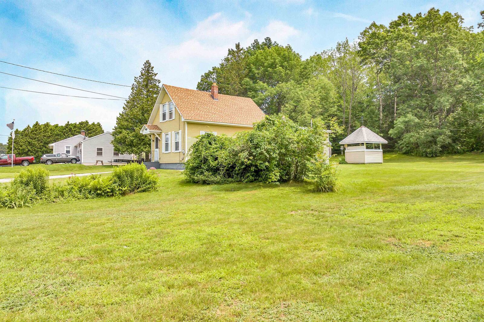 Property Photo: 947 Wellington Road NH 03104