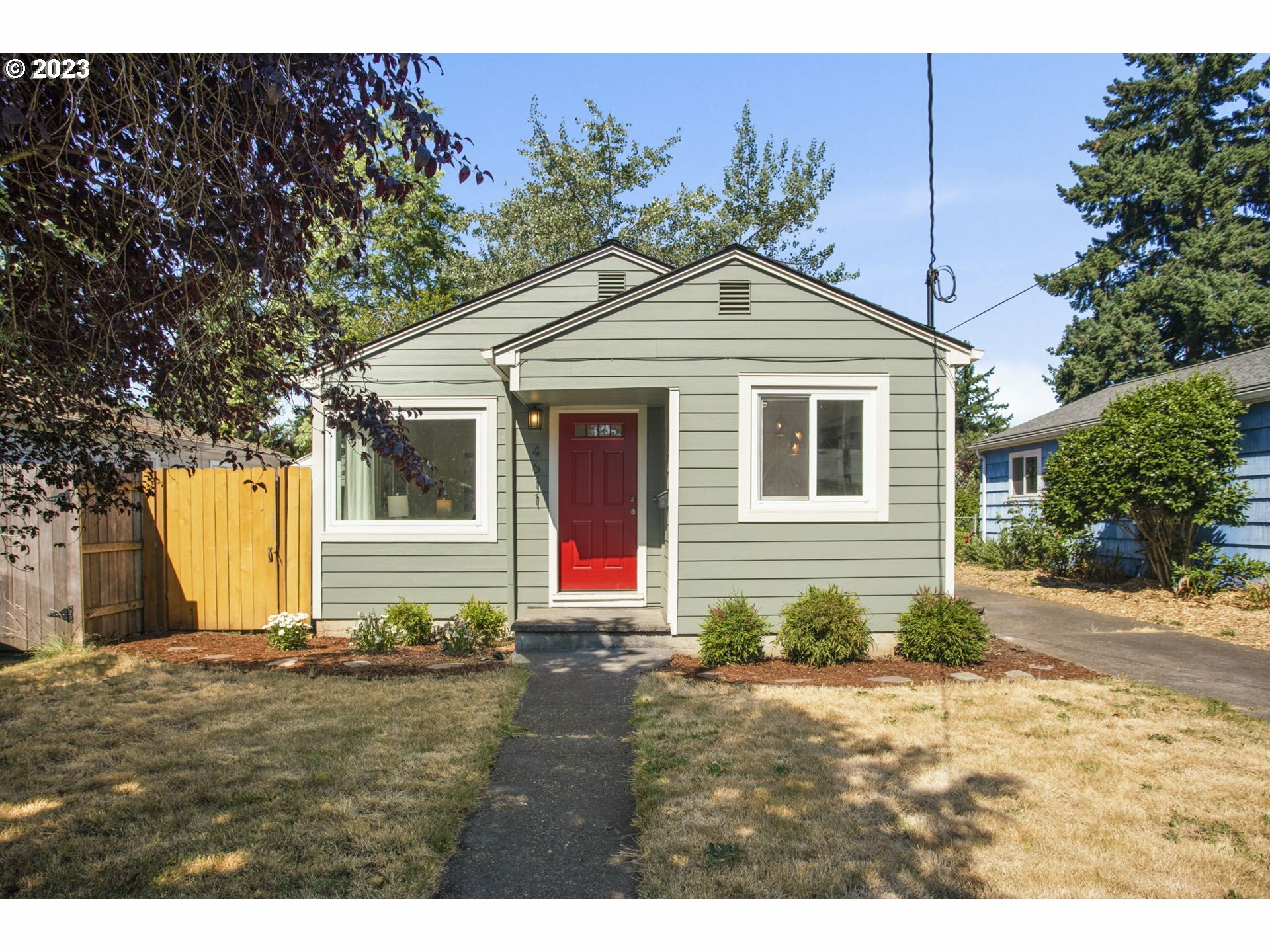 Property Photo:  4611 SE 79th Ave  OR 97206 
