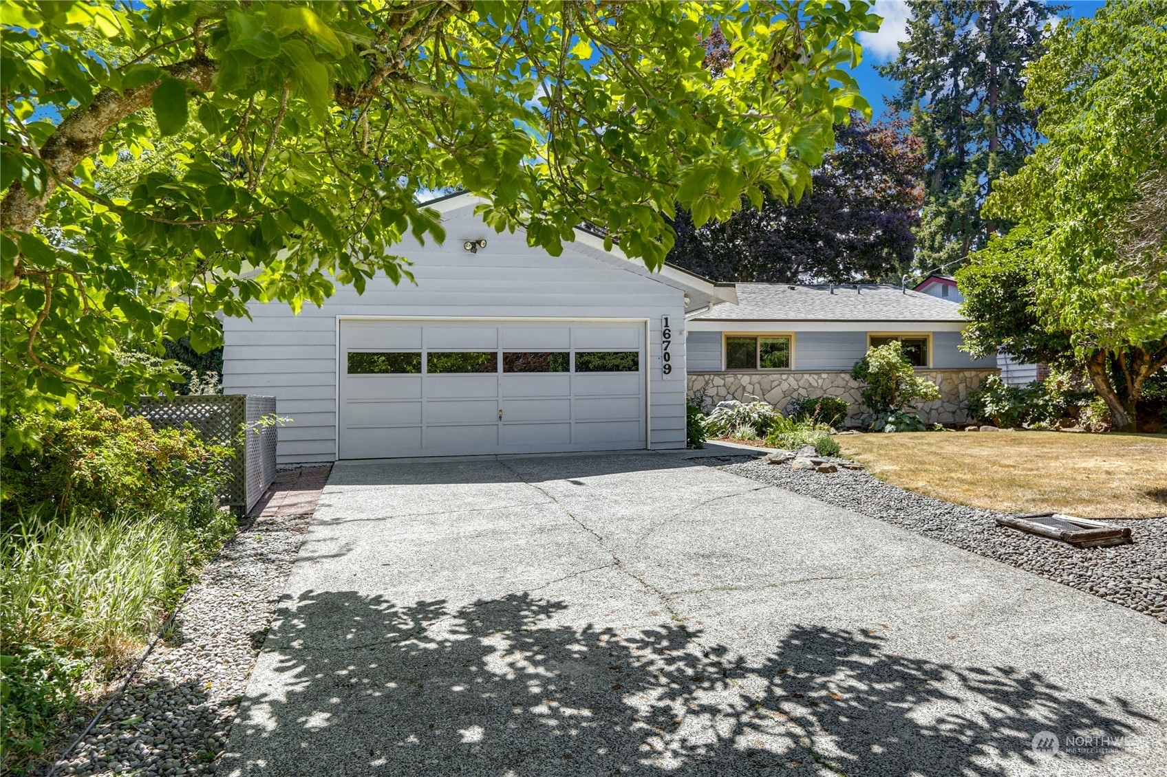 Property Photo: 16709 SE 29th Street WA 98008