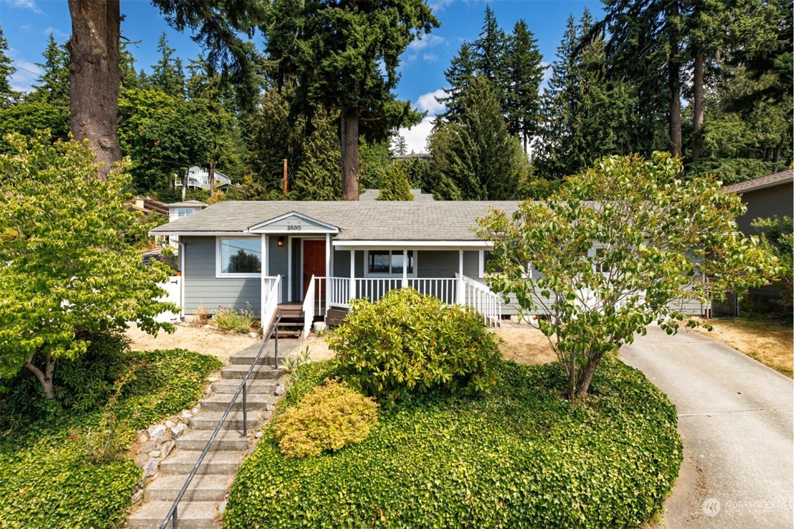 Property Photo: 3590 Connelly Avenue WA 98229