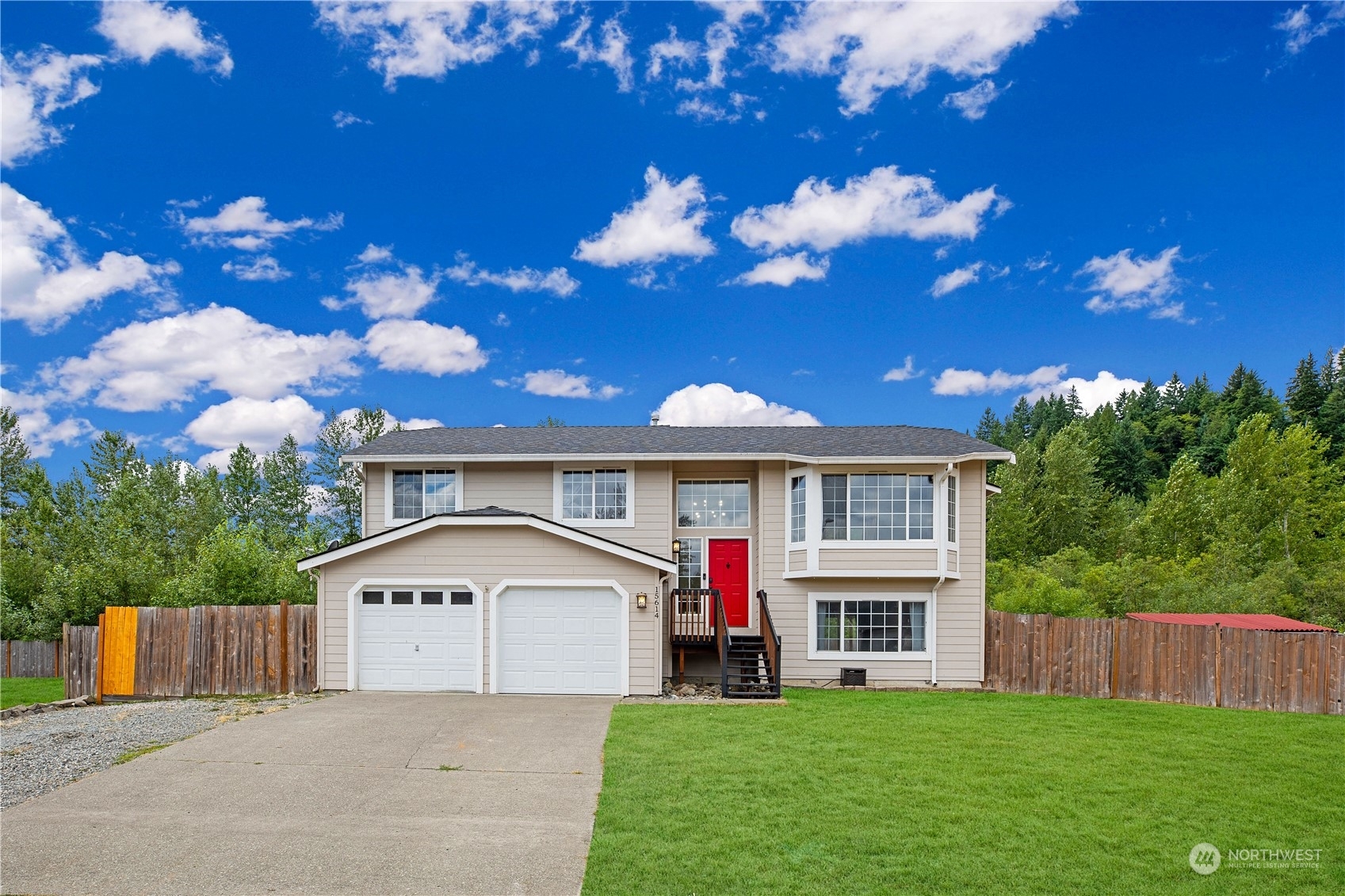 Property Photo: 15614 252nd Avenue E WA 98321