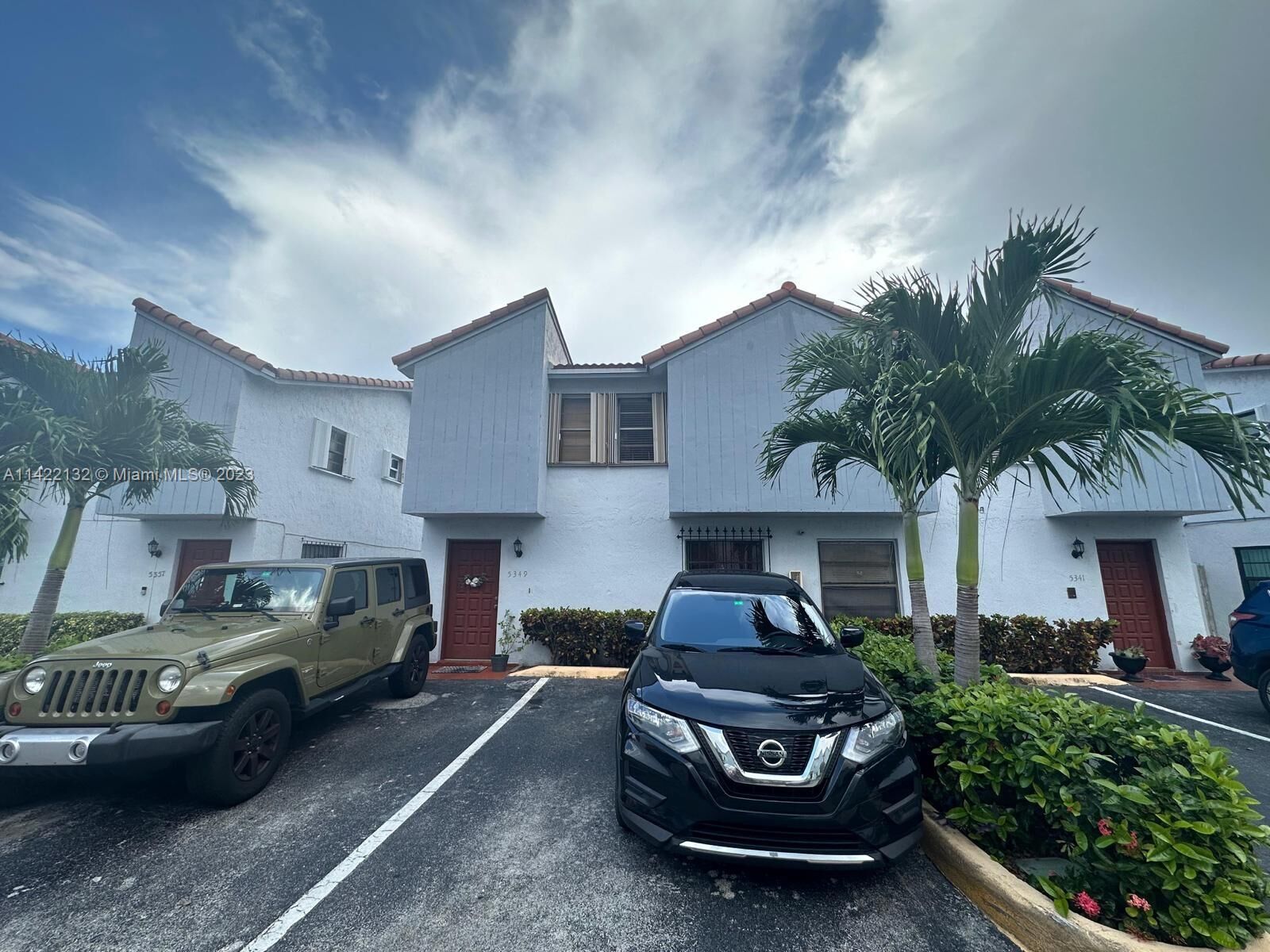 Property Photo:  5349 W 24th Ct 5349  FL 33016 