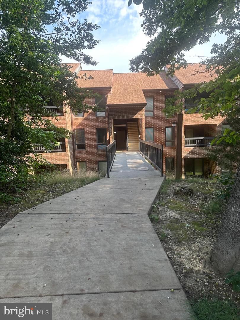 Property Photo:  44790 Locust Ridge Court 10B  MD 20619 