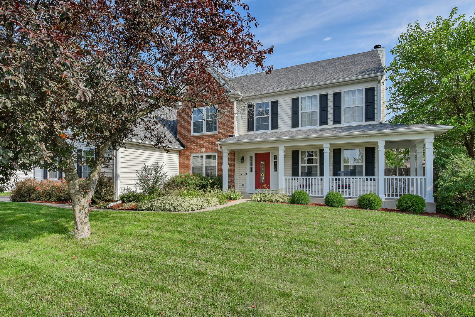 Property Photo:  1820 Huntington Drive N  IL 60102 