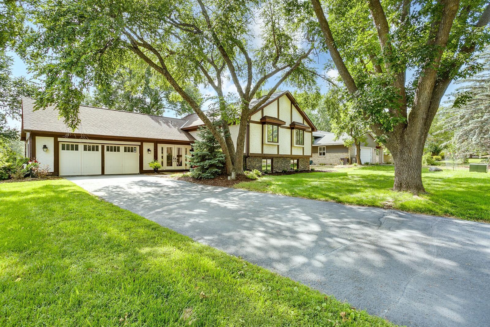 Property Photo:  14315 Wedgeway Court  MN 55346 