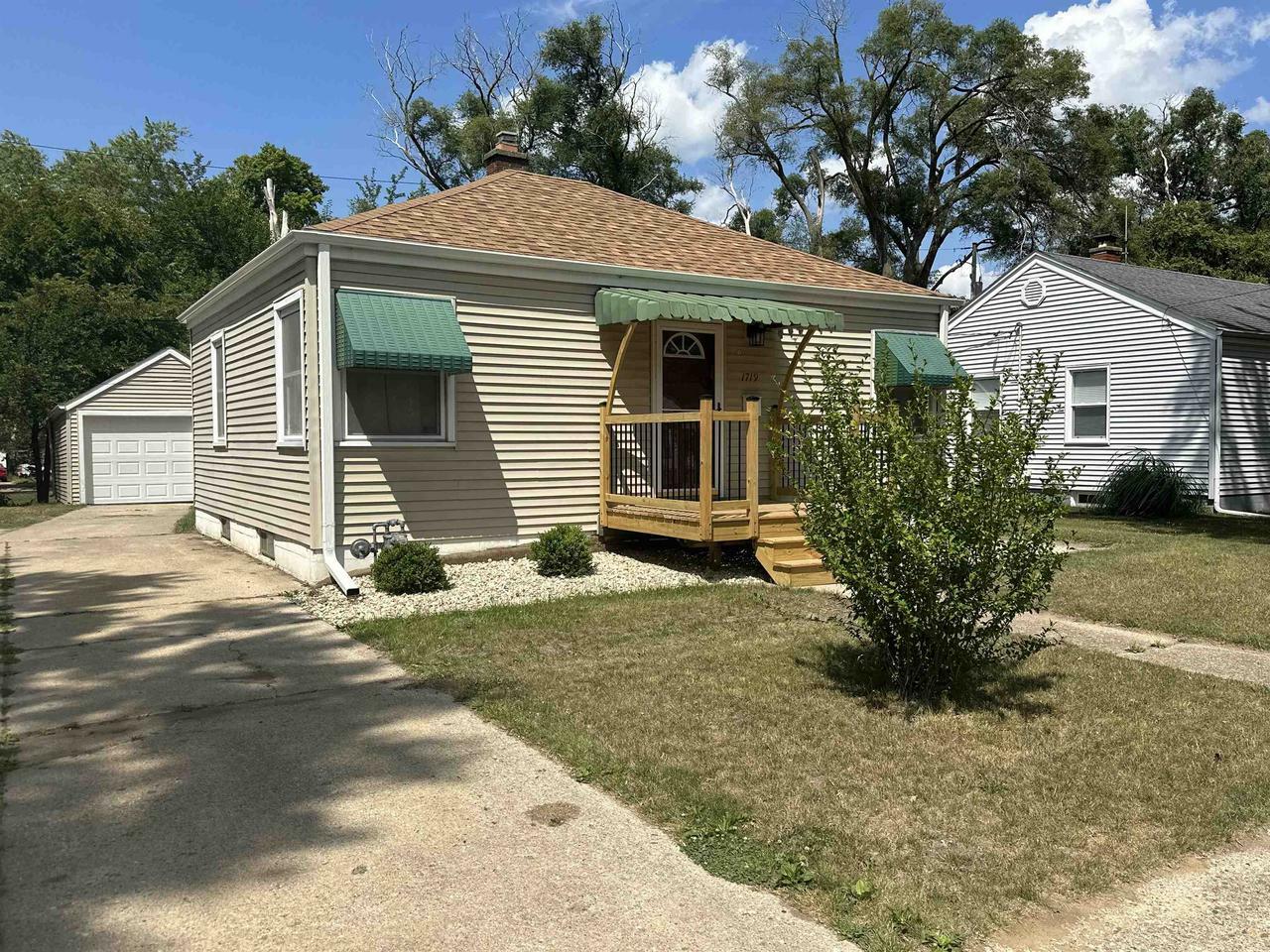 Property Photo:  1719 Summit Avenue  WI 53511 