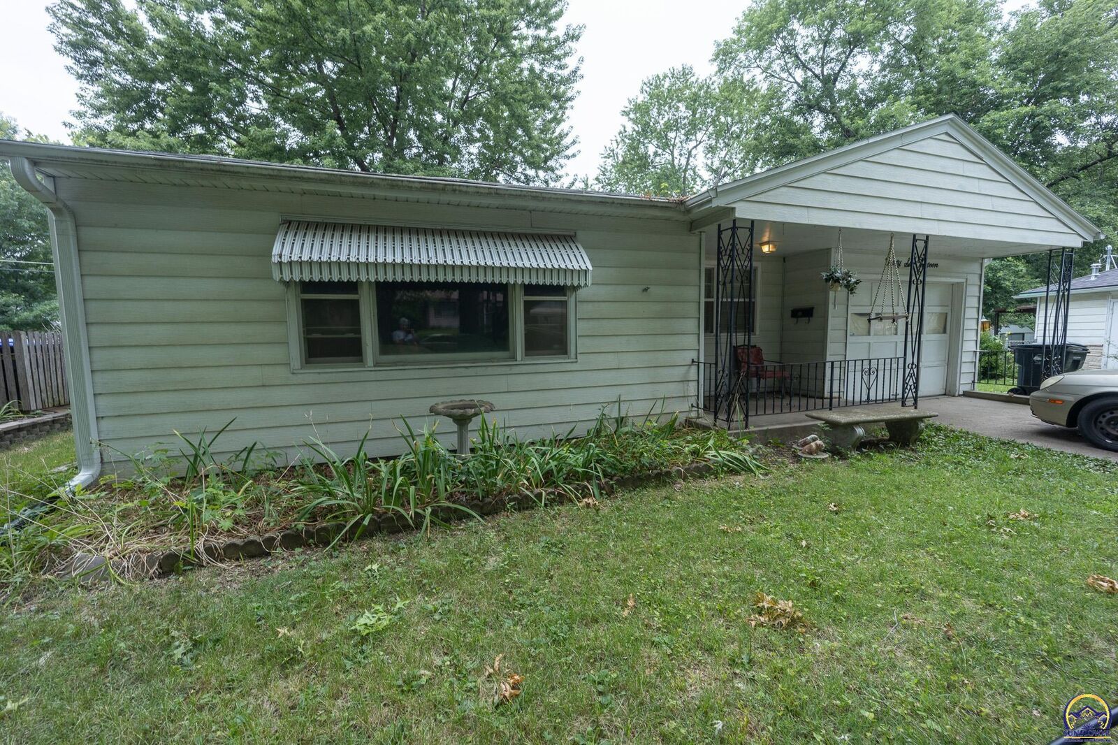 3 bed Topeka home for sale 3613 SW Devon Ave, Topeka, KS 66611