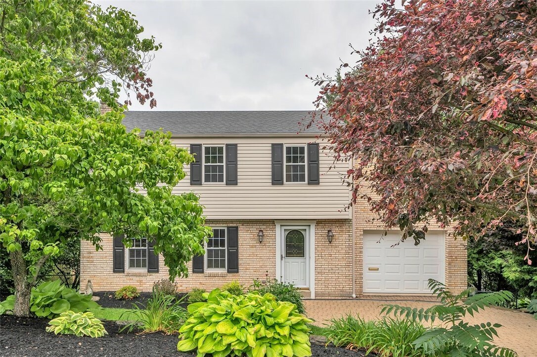 Property Photo: 1353 Pesavento Dr PA 15017