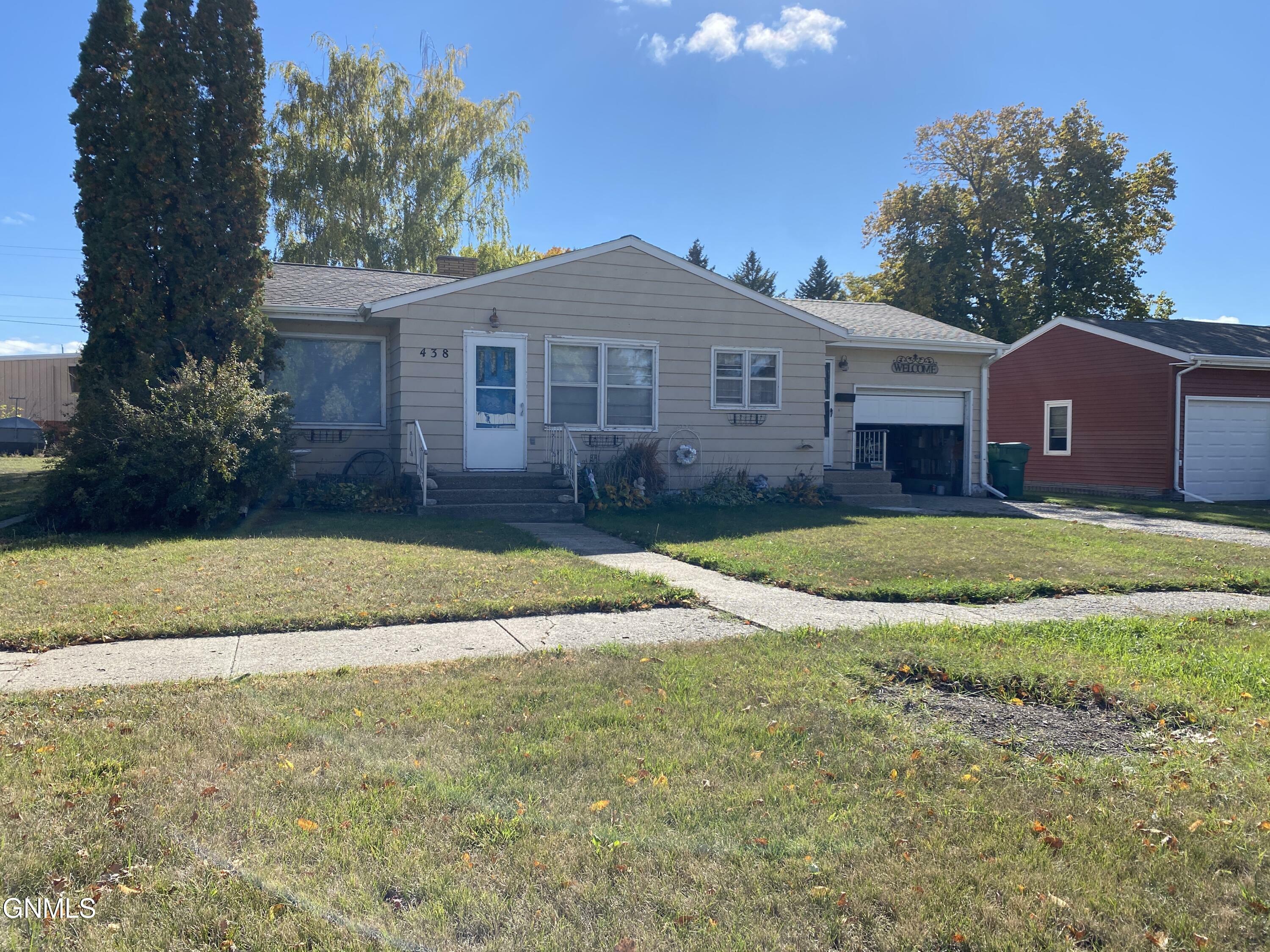 Property Photo:  438 2nd Street S  ND 58421 