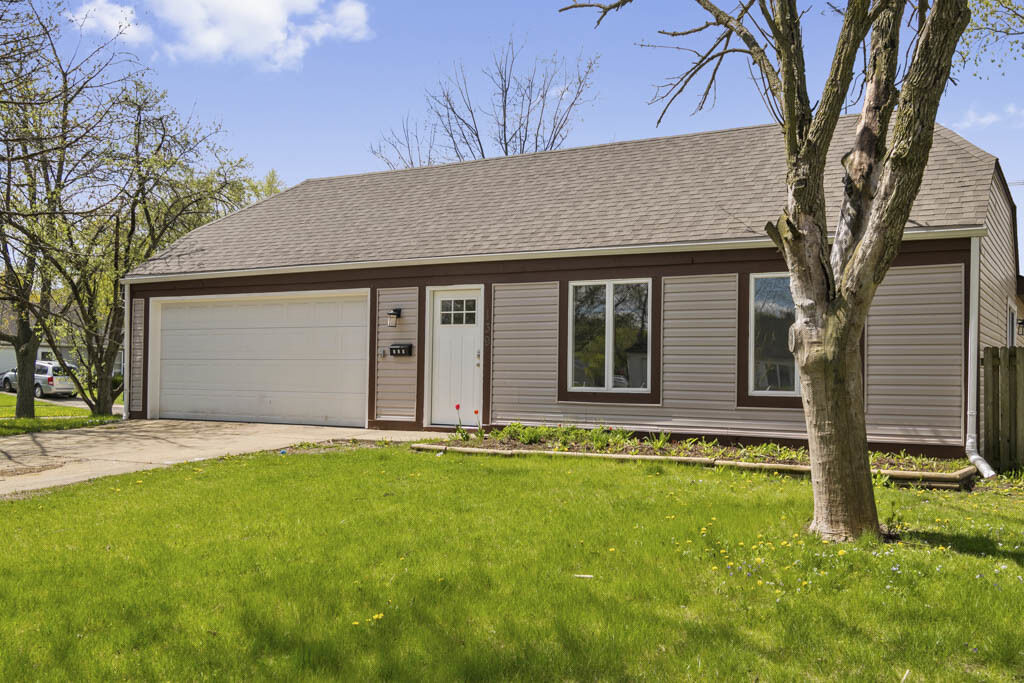 Property Photo: 139 Braeburn Road IL 60538