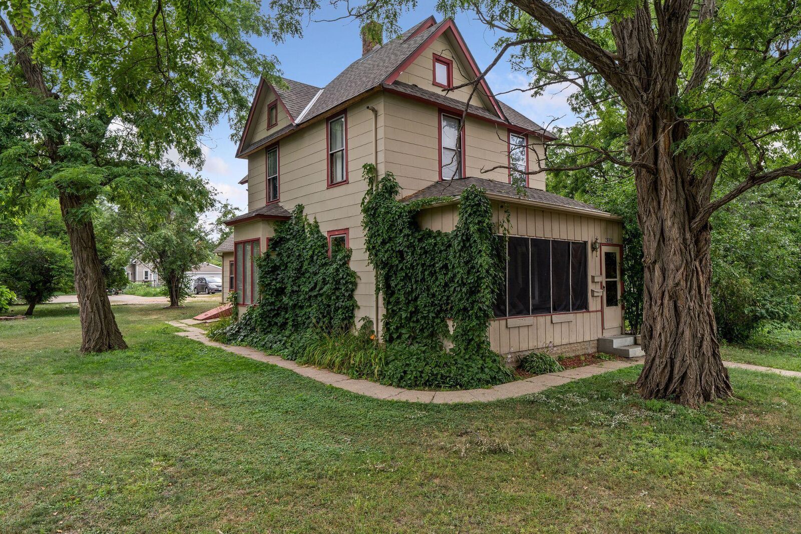 Property Photo:  6225 W 37th Street  MN 55416 